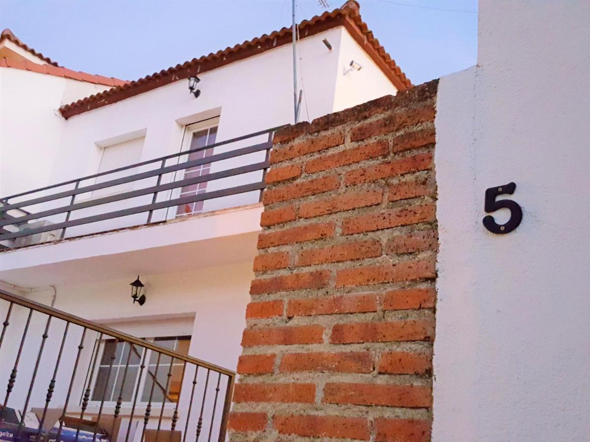 Casa Del Castillo By Naturadrada La Adrada Eksteriør billede
