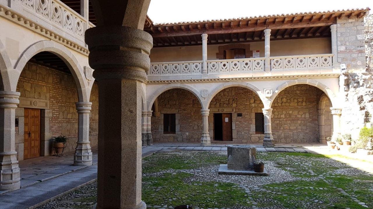 Casa Del Castillo By Naturadrada La Adrada Eksteriør billede