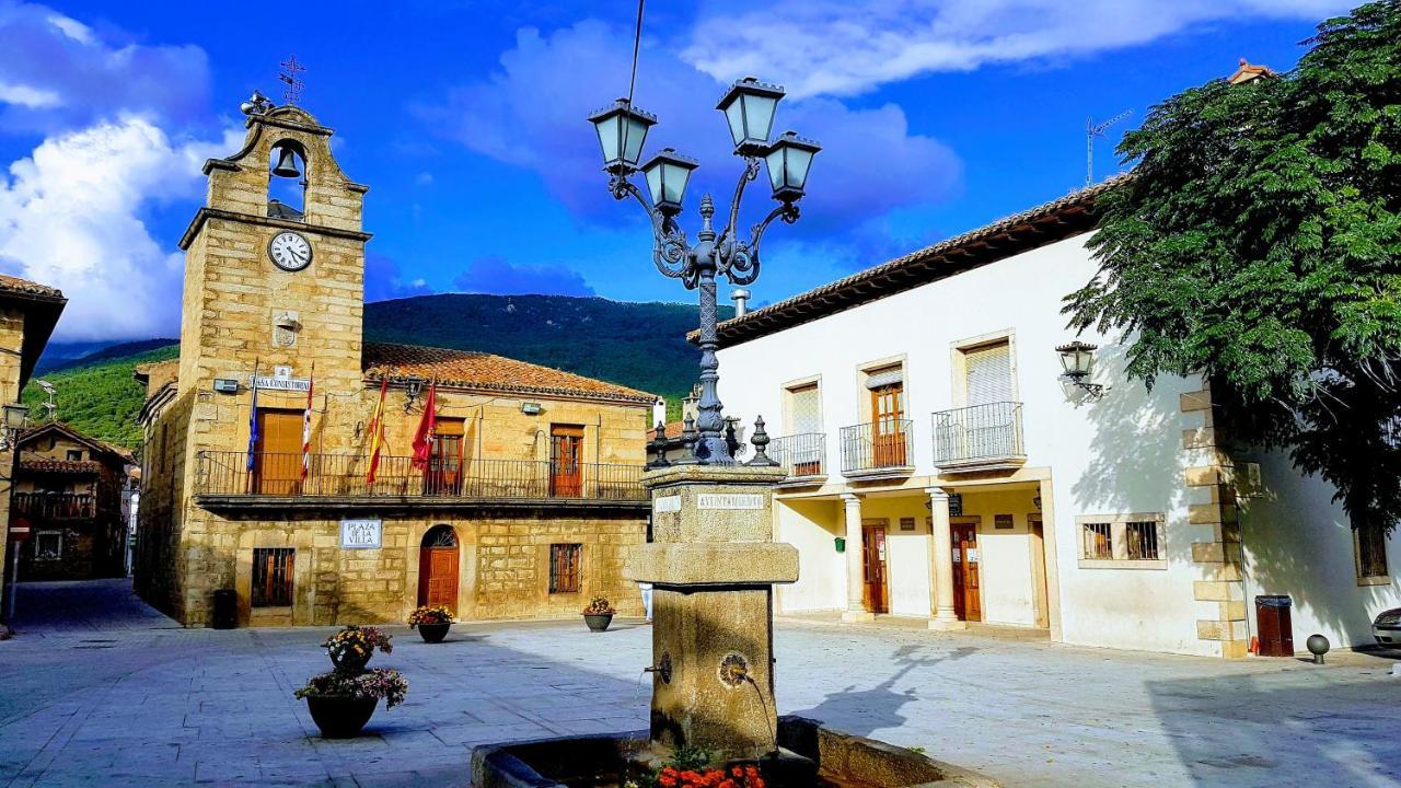 Casa Del Castillo By Naturadrada La Adrada Eksteriør billede